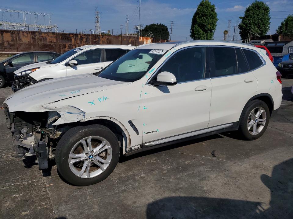 63571076 :رقم المزاد ، 5UXTR9C59JLC79898 vin ، 2018 Bmw X3 مزاد بيع