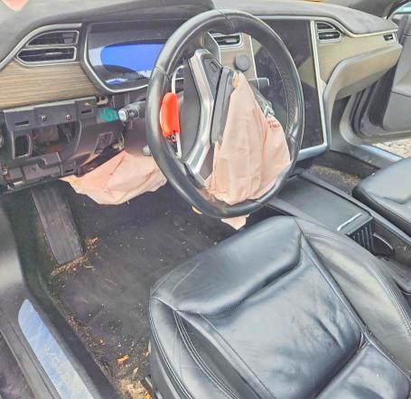 63416976 :رقم المزاد ، 5YJSA1E23GF128444 vin ، 2016 Tesla Model S مزاد بيع