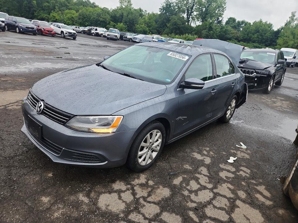 65027056 :رقم المزاد ، 3VWDP7AJ9DM363913 vin ، 2013 Volkswagen Jetta مزاد بيع