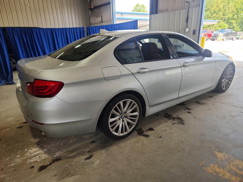 65643626 :رقم المزاد ، WBAFU9C55BC785351 vin ، 2011 Bmw 550 مزاد بيع