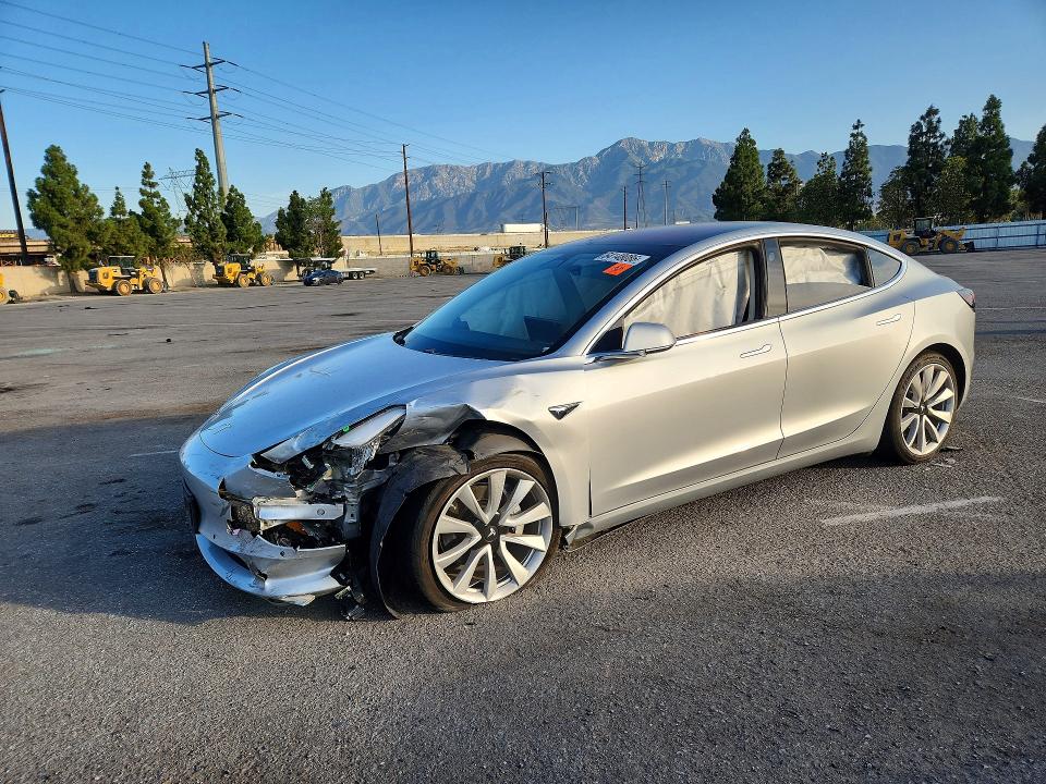 Auction sale of the 2018 Tesla Model 3, vin: 5YJ3E1EA9JF053451, lot number: 64148086