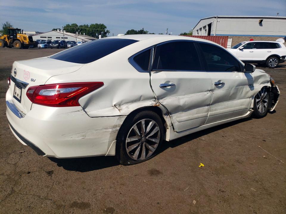 Продажа на аукционе авто 2017 Nissan Altima, vin: 1N4AL3AP3HC169292, номер лота: 62667816