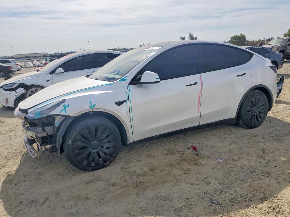 Auction sale of the 2021 Tesla Model Y, vin: 5YJYGDED9MF109579, lot number: 64432956