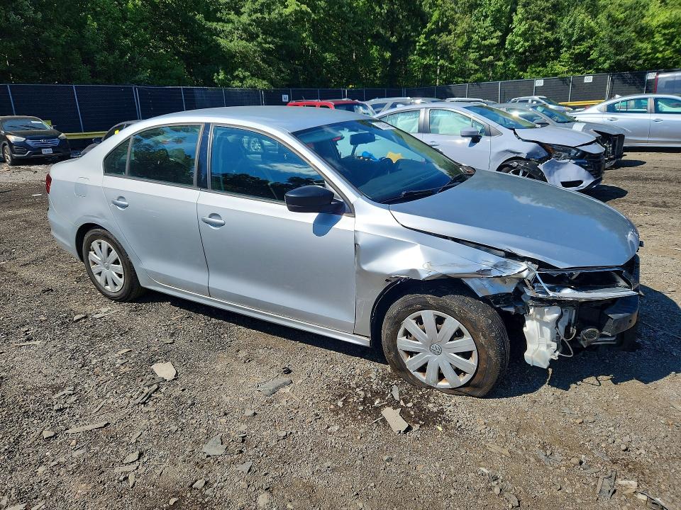 65890446 :رقم المزاد ، 3VW267AJ0GM364835 vin ، 2016 Volkswagen Jetta مزاد بيع
