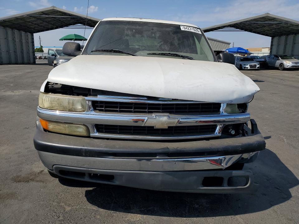 64231026 :رقم المزاد ، 1GNEC13Z02R224193 vin ، 2002 Chevrolet Tahoe مزاد بيع