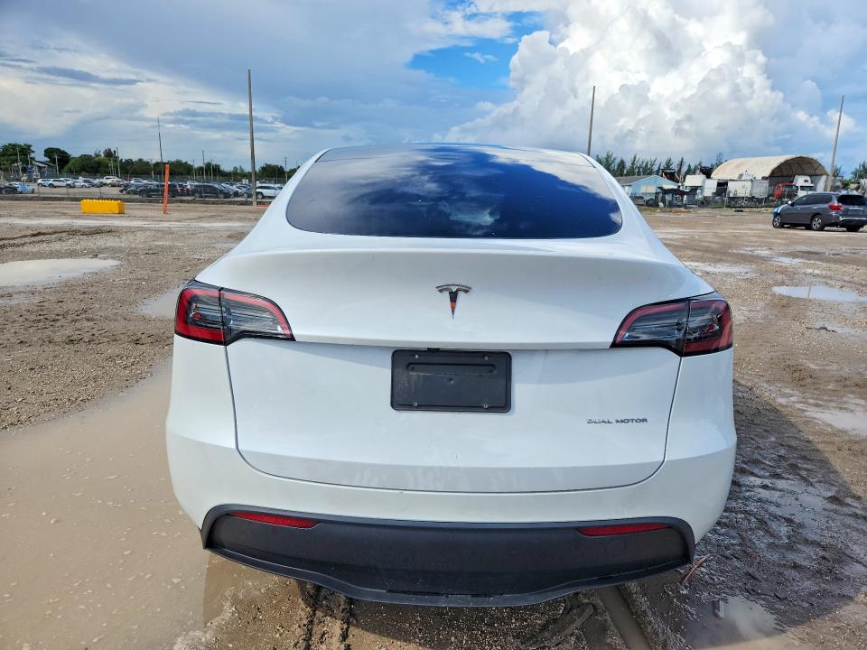 Продажа на аукционе авто 2024 Tesla Model Y, vin: 7SAYGAEE4RF167455, номер лота: 67286446