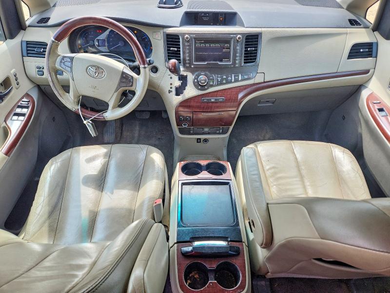 63601566 :رقم المزاد ، 5TDDK3DC6BS026782 vin ، 2011 Toyota Sienna مزاد بيع
