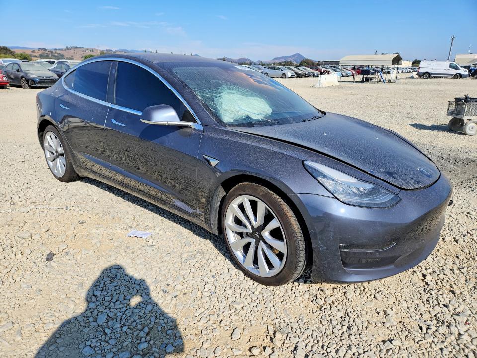 Продаж на аукціоні авто 2018 Tesla Model 3, vin: 5YJ3E1EB9JF185070, номер лоту: 62656396