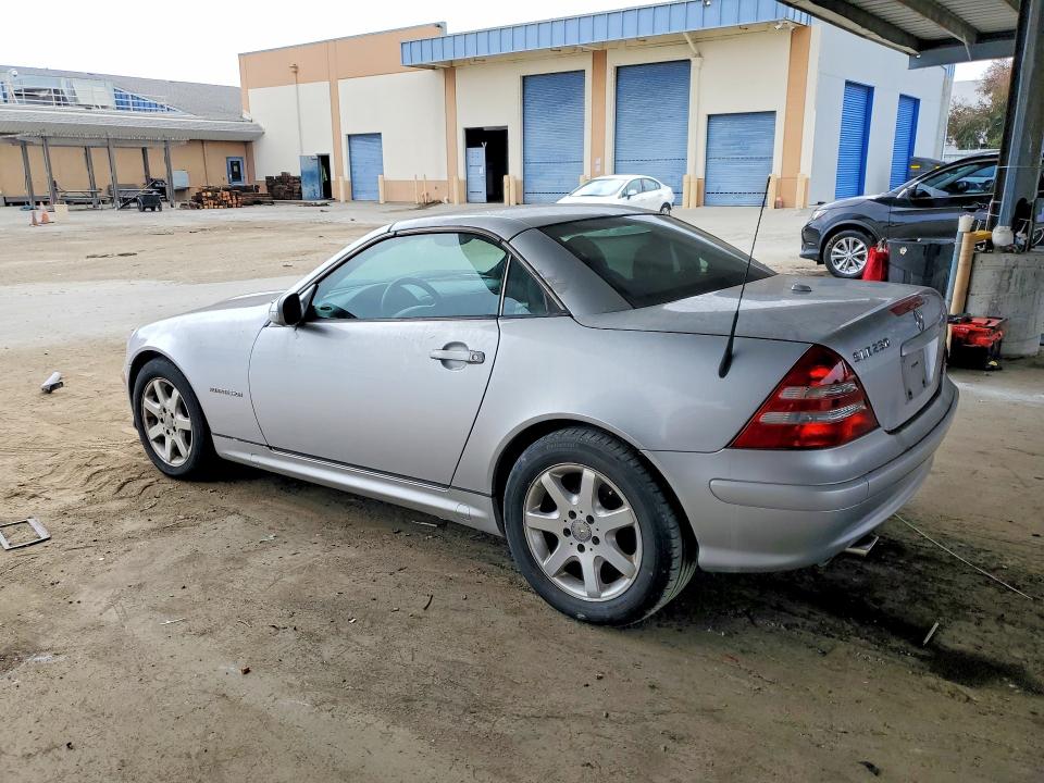 2001 Mercedes-benz Slk მანქანა იყიდება აუქციონზე, vin: WDBKK49F31F186177, აუქციონის ნომერი: 63857466
