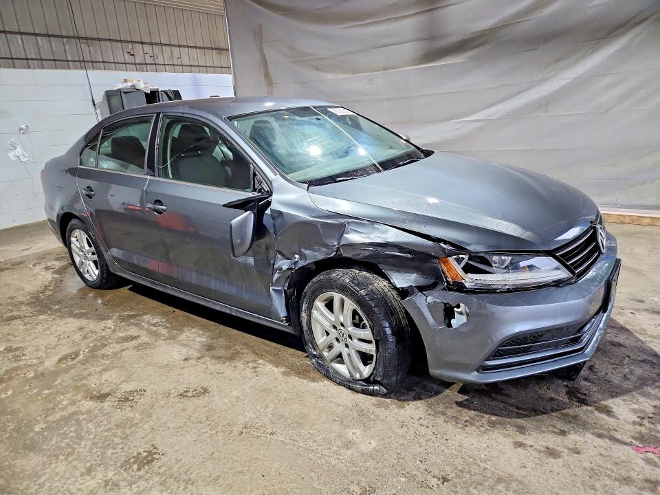 63700996 :رقم المزاد ، 3VW167AJXHM344105 vin ، 2017 Volkswagen Jetta مزاد بيع