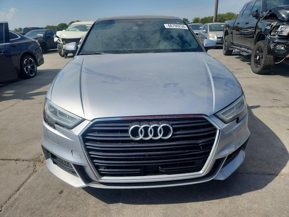 Продаж на аукціоні авто 2018 Audi A3, vin: WAUHUHFF7J1078771, номер лоту: 66700256