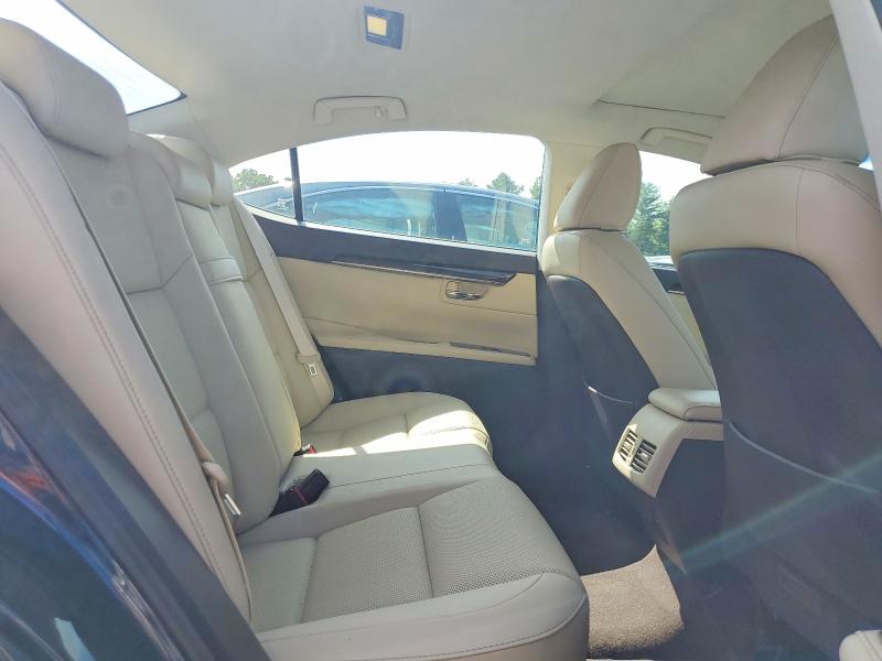 63640296 :رقم المزاد ، 58ABK1GG7HU063178 vin ، 2017 Lexus Es مزاد بيع