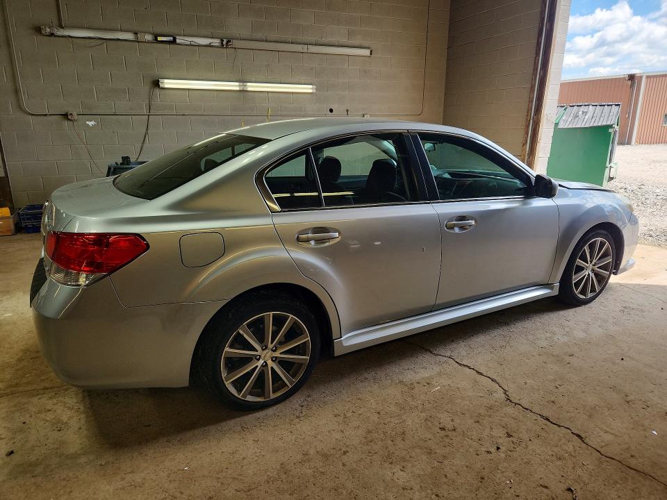 65334566 :رقم المزاد ، 4S3BMBG6XD3042263 vin ، 2013 Subaru Legacy مزاد بيع
