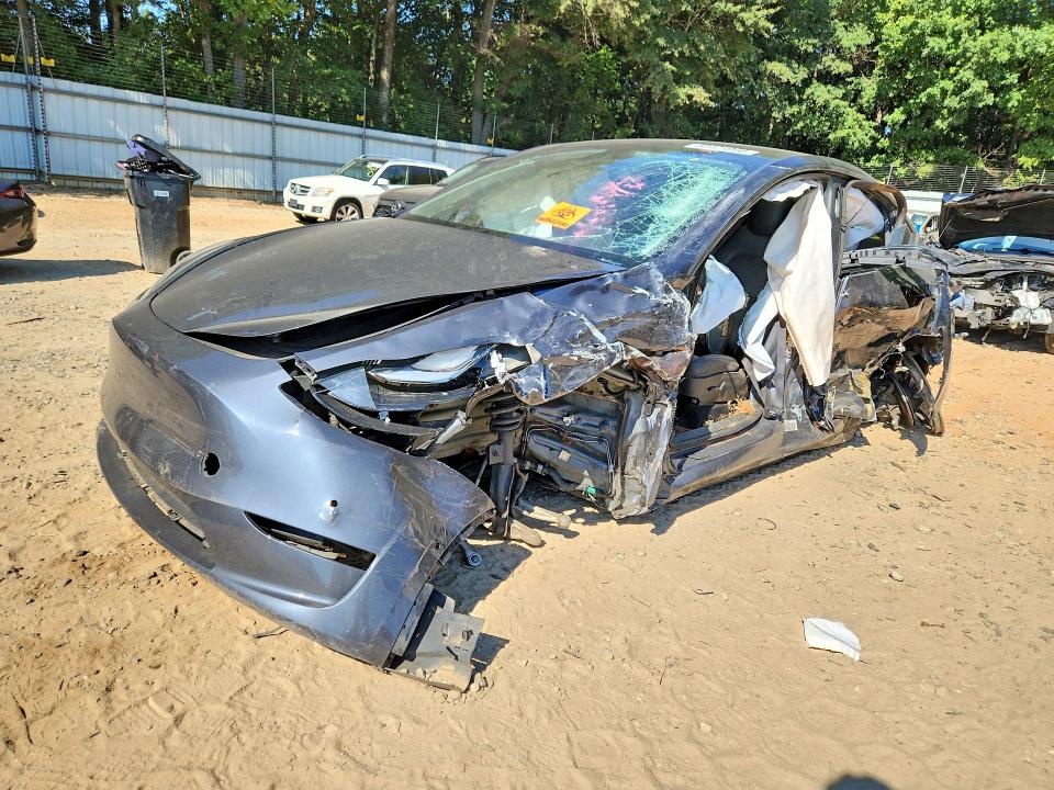 66421966 :رقم المزاد ، 5YJYGDEEXMF070512 vin ، 2021 Tesla Model Y مزاد بيع