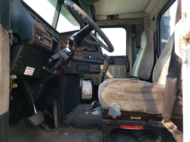 Продаж на аукціоні авто 2000 Freightliner Conventional, vin: 1FUYDDYB5YPB50575, номер лоту: 63424426