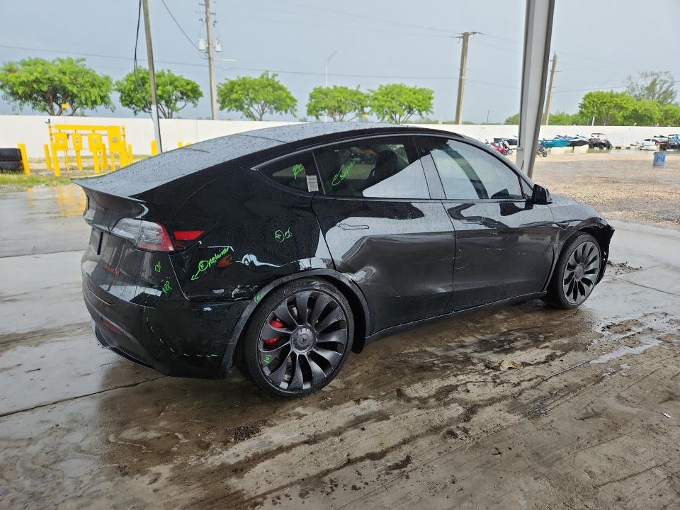 62952806 :رقم المزاد ، 5YJYGDEF3LF027895 vin ، 2020 Tesla Model Y مزاد بيع