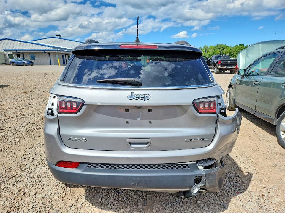 65349576 :رقم المزاد ، 3C4NJDCB7JT222241 vin ، 2018 Jeep Compass مزاد بيع