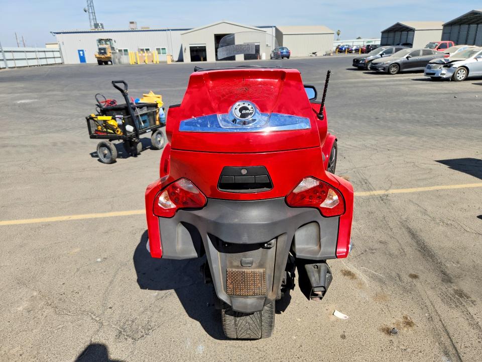 2013 Can-am Spyder Roadster მანქანა იყიდება აუქციონზე, vin: 2BXNBBC16DV001155, აუქციონის ნომერი: 65894056
