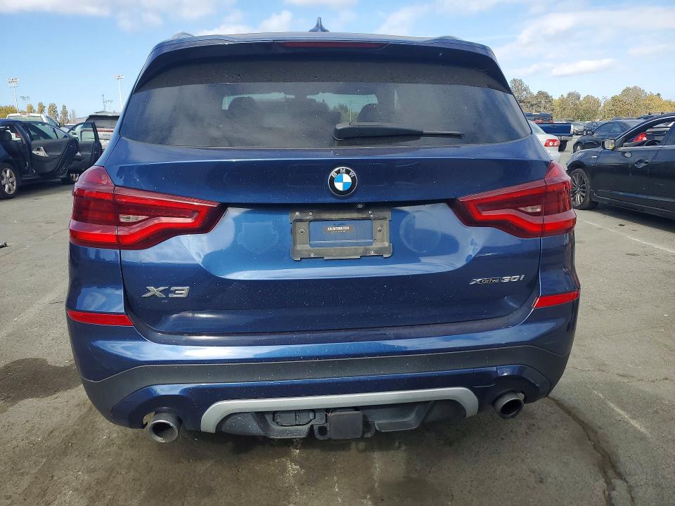 67376366 :رقم المزاد ، 5UXTR9C51JLD72091 vin ، 2018 Bmw X3 مزاد بيع