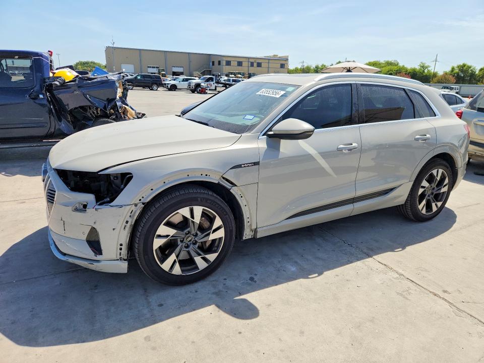 2022 Audi E-tron მანქანა იყიდება აუქციონზე, vin: WA1AAAGEXNB023932, აუქციონის ნომერი: 63552956