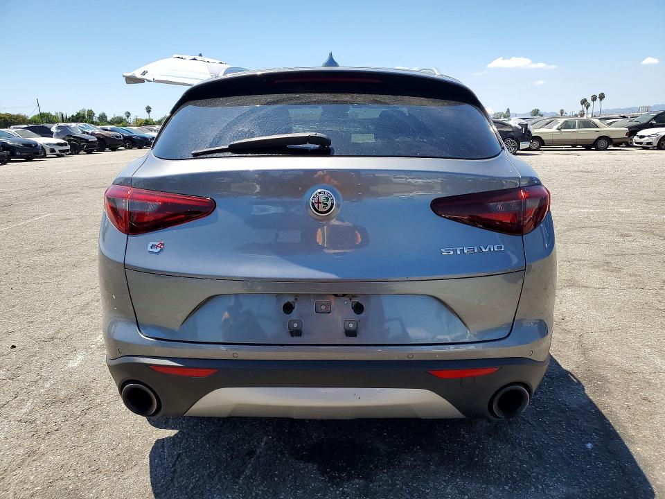 Продаж на аукціоні авто 2018 Alfa Romeo Stelvio, vin: ZASFAKBN6J7B66843, номер лоту: 64586116