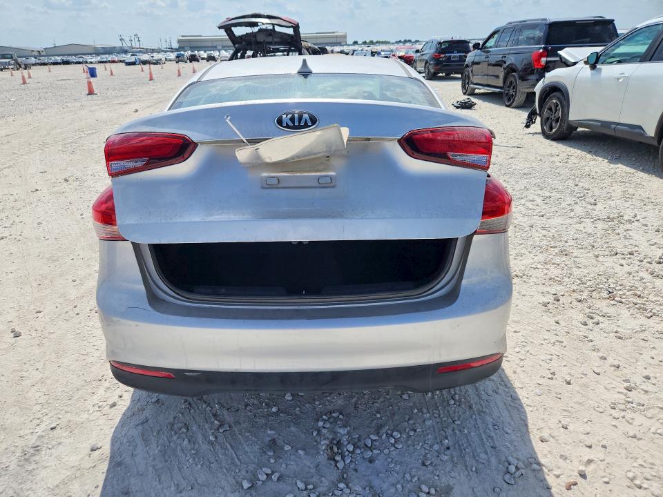 64133376 :رقم المزاد ، 3KPFK4A76HE072184 vin ، 2017 Kia Forte مزاد بيع