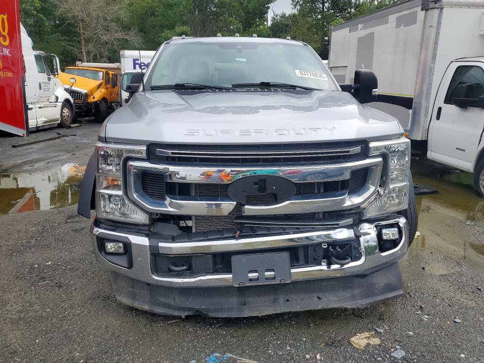 2022 Ford F550 მანქანა იყიდება აუქციონზე, vin: 1FDUF5GN4NDA13103, აუქციონის ნომერი: 63728836