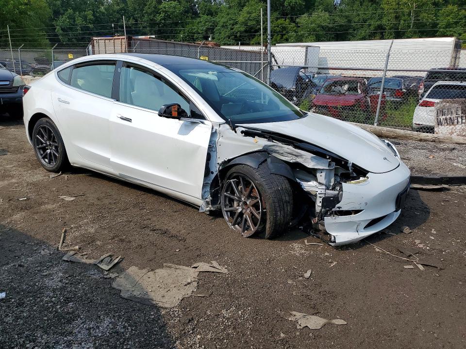 64500336 :رقم المزاد ، 5YJ3E1EA4KF486614 vin ، 2019 Tesla Model 3 مزاد بيع