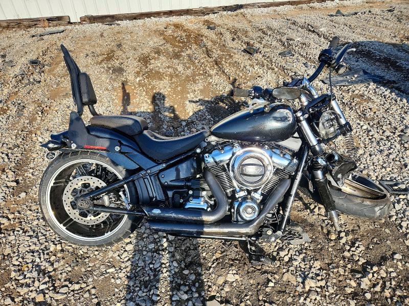 65888706 :رقم المزاد ، 1HD1YEJ17JC028393 vin ، 2018 Harley-davidson Fxbr مزاد بيع