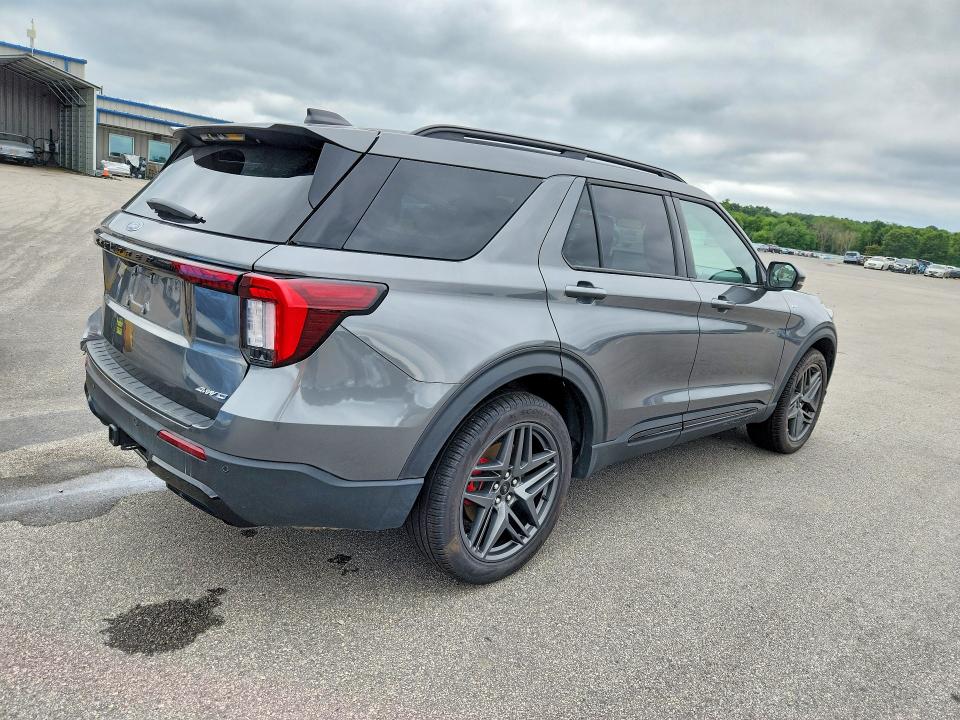 Продажа на аукционе авто 2026 Ford Explorer, vin: 1FMUK8KH2TGB21617, номер лота: 64465736