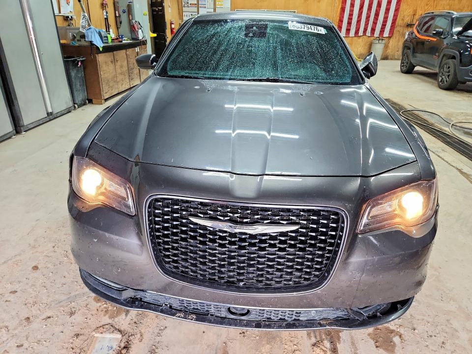 66379476 :رقم المزاد ، 2C3CCAGGXJH296501 vin ، 2018 Chrysler 300 مزاد بيع