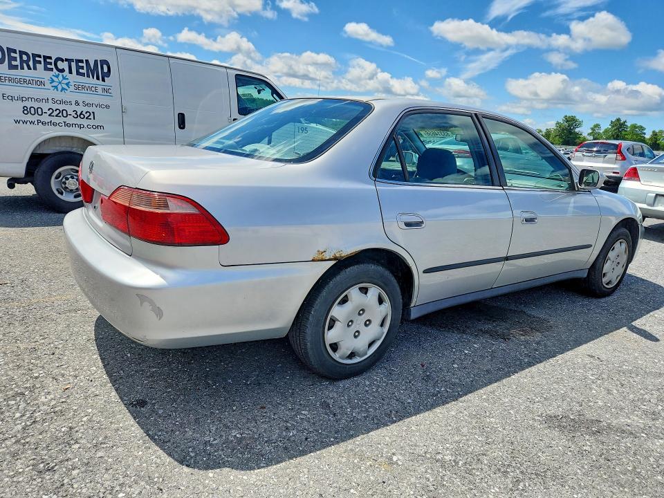 Продаж на аукціоні авто 2000 Honda Accord, vin: 1HGCG665XYA026109, номер лоту: 63314656