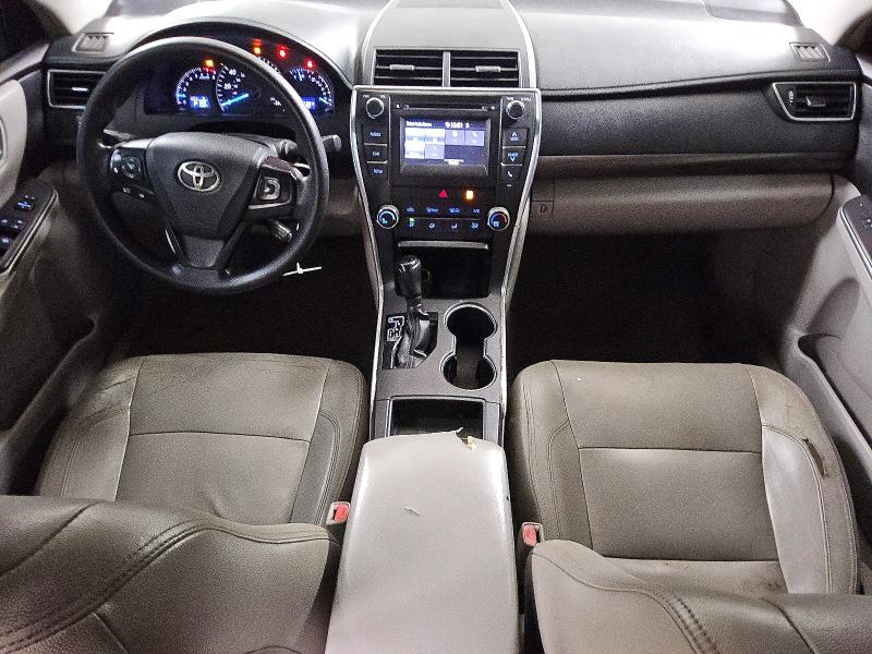 60646336 :رقم المزاد ، 4T1BF1FK1FU004576 vin ، 2015 Toyota Camry مزاد بيع