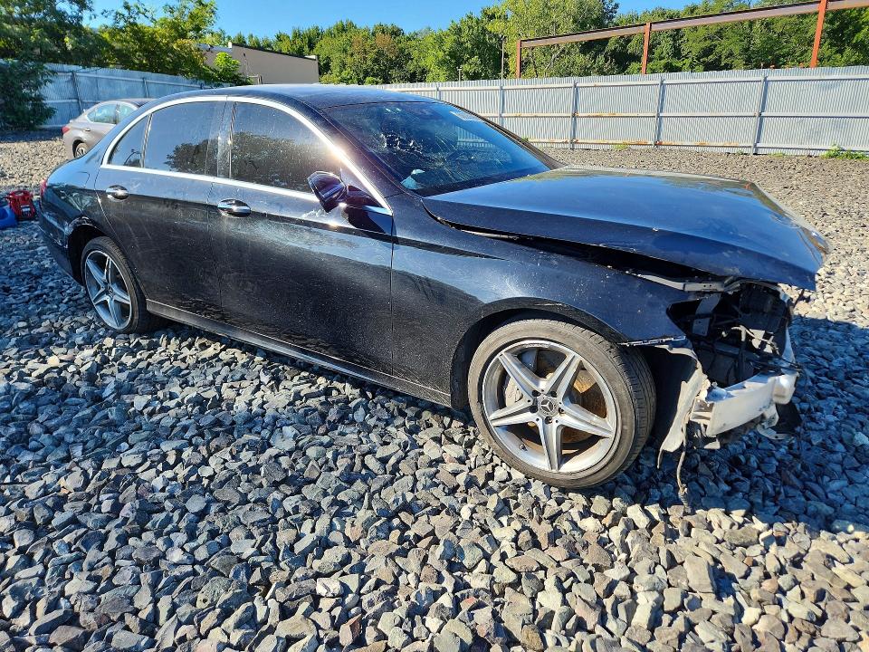 66020686 :رقم المزاد ، WDDZF4KBXKA557402 vin ، 2019 Mercedes-benz E مزاد بيع