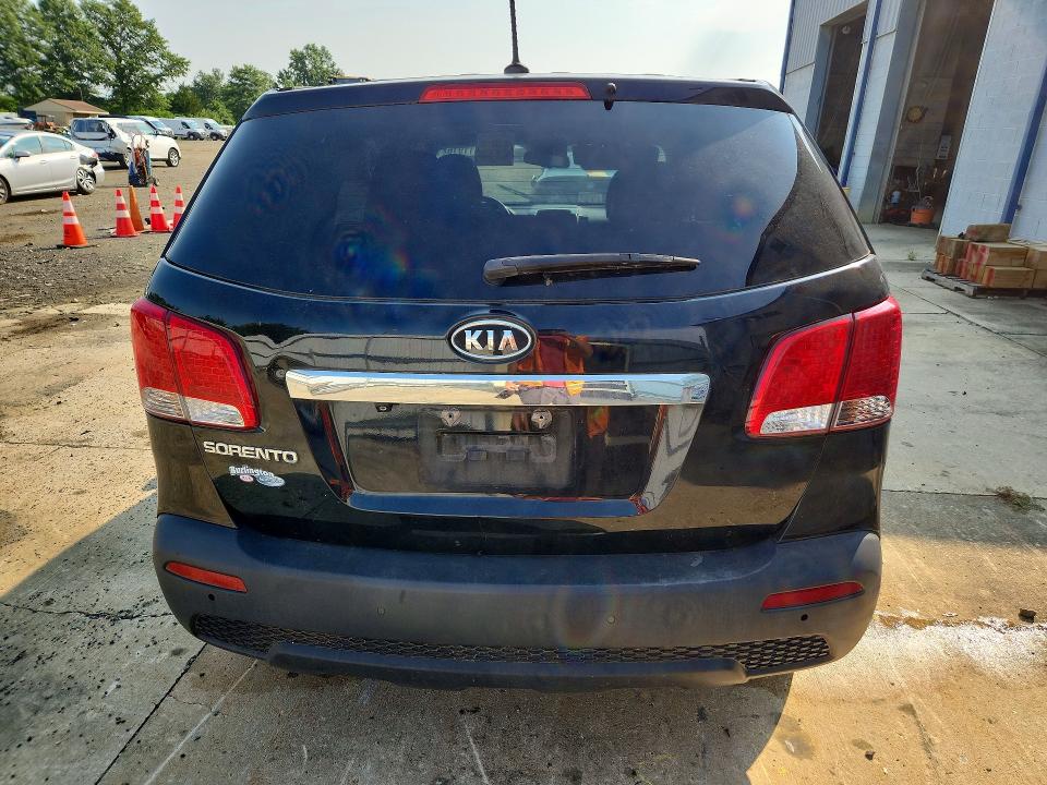2013 Kia Sorento მანქანა იყიდება აუქციონზე, vin: 5XYKT3A19DG415004, აუქციონის ნომერი: 64511916