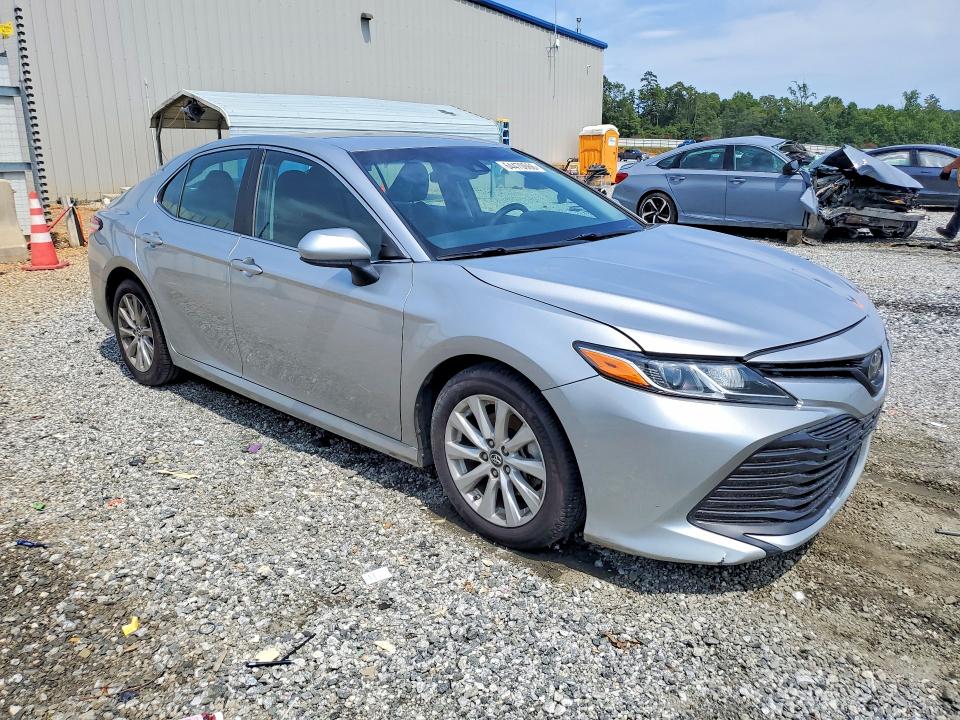 2018 Toyota Camry მანქანა იყიდება აუქციონზე, vin: 4T1B11HK8JU078095, აუქციონის ნომერი: 64470666