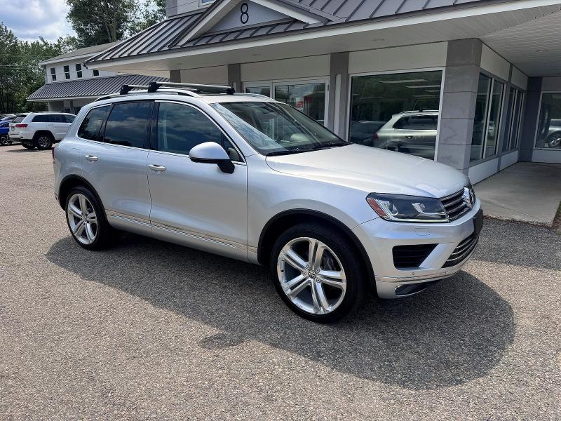 2017 Volkswagen Touareg მანქანა იყიდება აუქციონზე, vin: WVGGF7BP8HD001557, აუქციონის ნომერი: 65160976