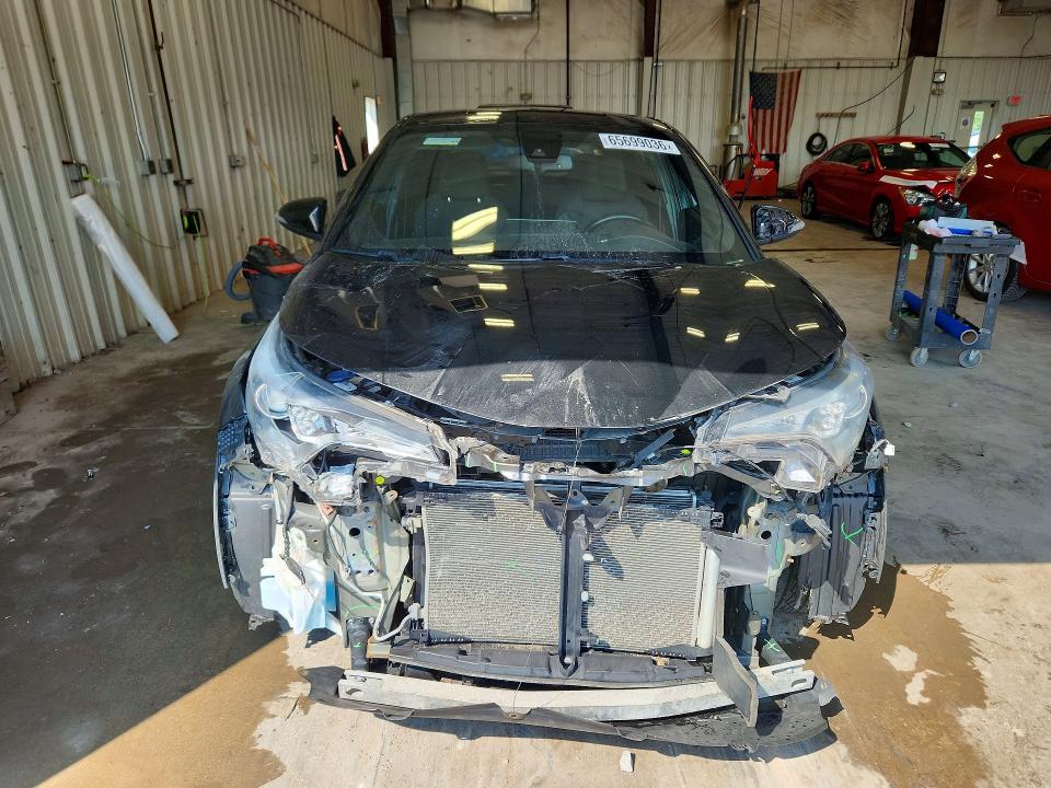 Продажа на аукционе авто 2018 Toyota C-hr, vin: NMTKHMBX1JR035954, номер лота: 65699036