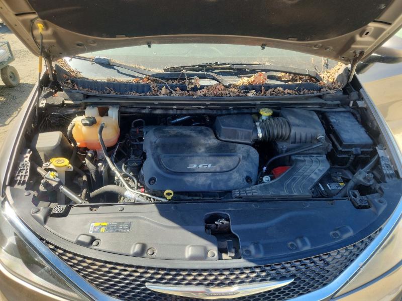 64061476 :رقم المزاد ، 2C4RC1DG1HR587578 vin ، 2017 Chrysler Pacifica مزاد بيع