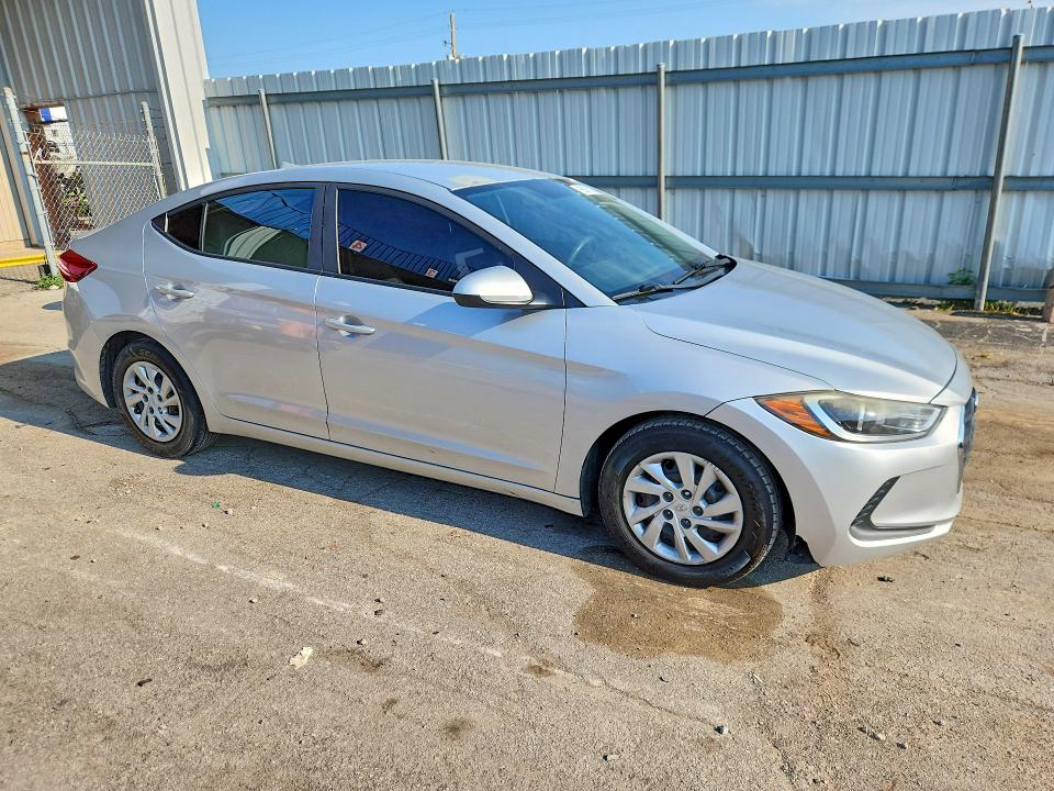 65507136 :رقم المزاد ، 5NPD74LF7HH102544 vin ، 2017 Hyundai Elantra مزاد بيع