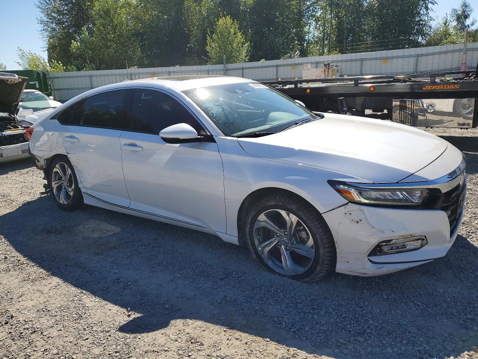 64028956 :رقم المزاد ، 1HGCV1F56JA037204 vin ، 2018 Honda Accord مزاد بيع