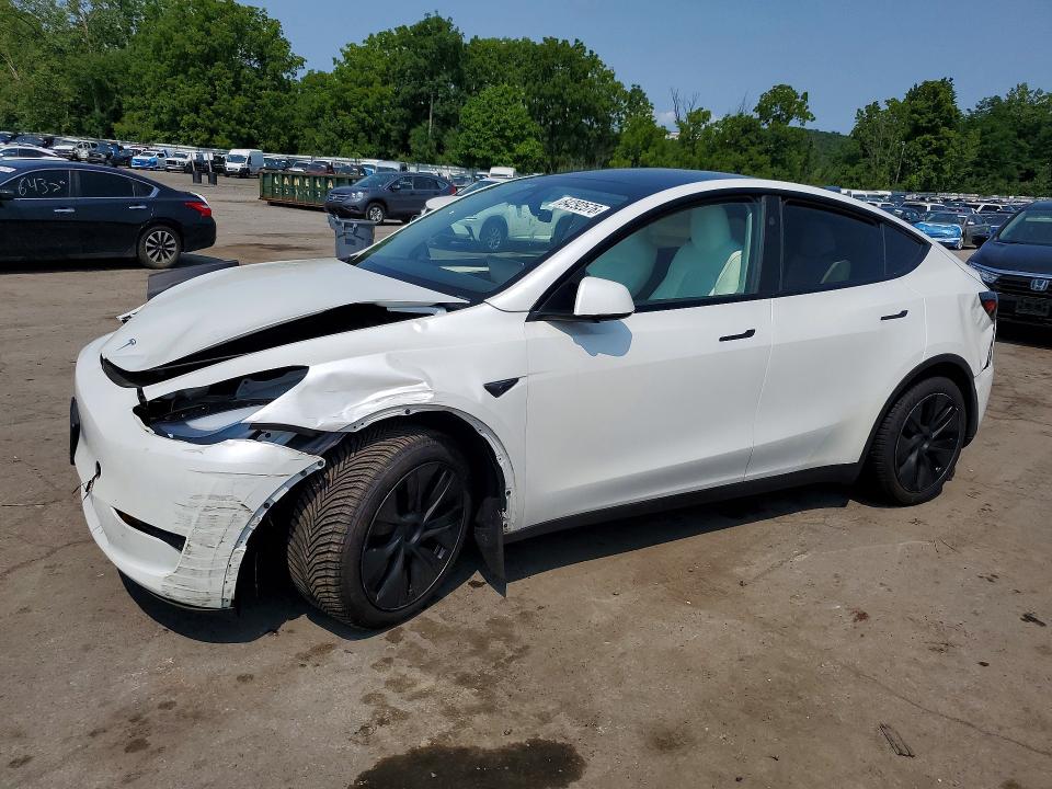 Auction sale of the 2025 Tesla Model Y, vin: 7SAYGAEE7SF288311, lot number: 64292576
