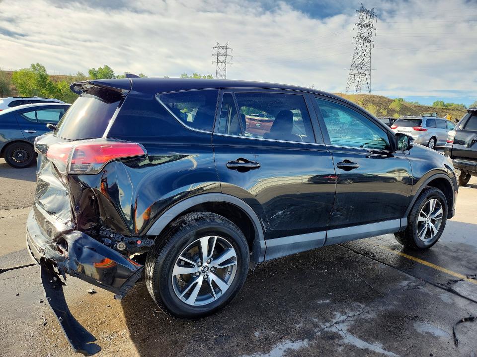 Продаж на аукціоні авто 2018 Toyota Rav4, vin: 2T3RFREV8JW792278, номер лоту: 65345296