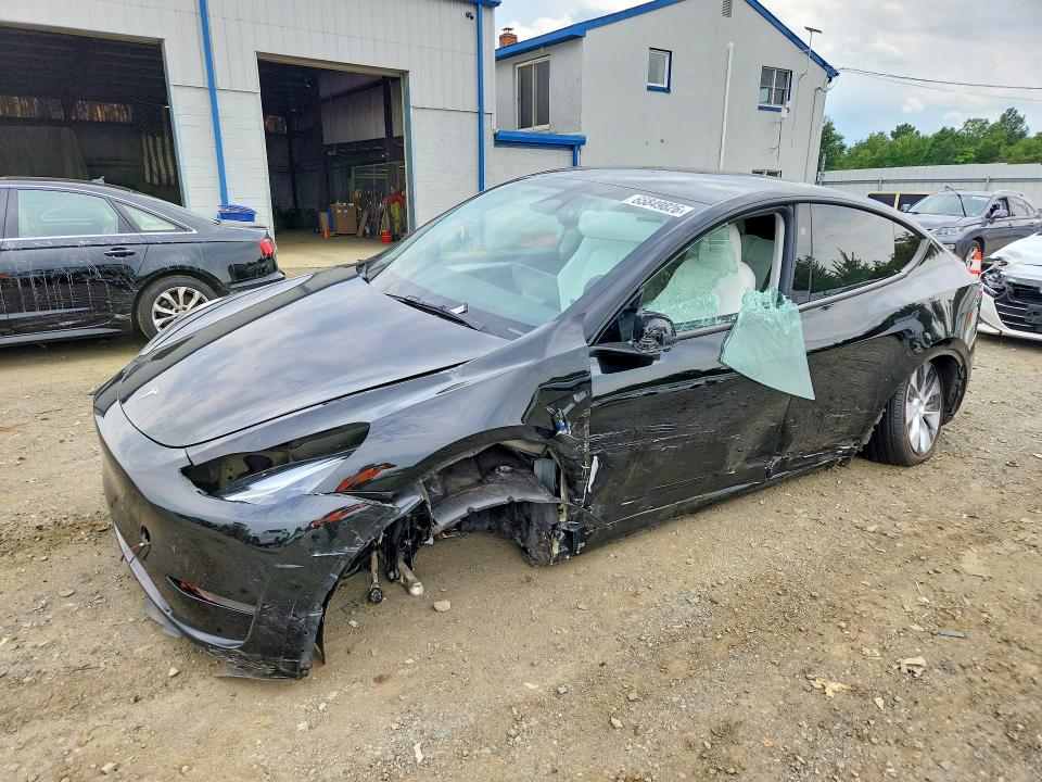 65849826 :رقم المزاد ، 7SAYGAEE9PF869896 vin ، 2023 Tesla Model Y مزاد بيع