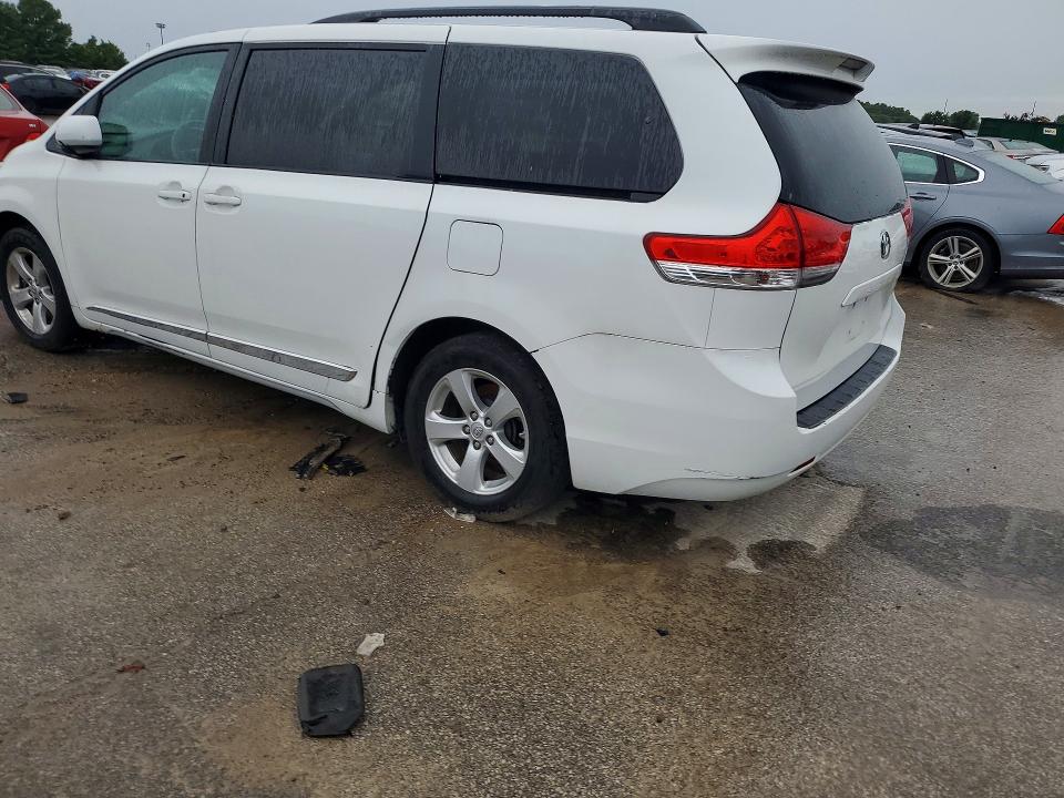 Продажа на аукционе авто 2013 Toyota Sienna, vin: 5TDKK3DC7DS283296, номер лота: 64143956