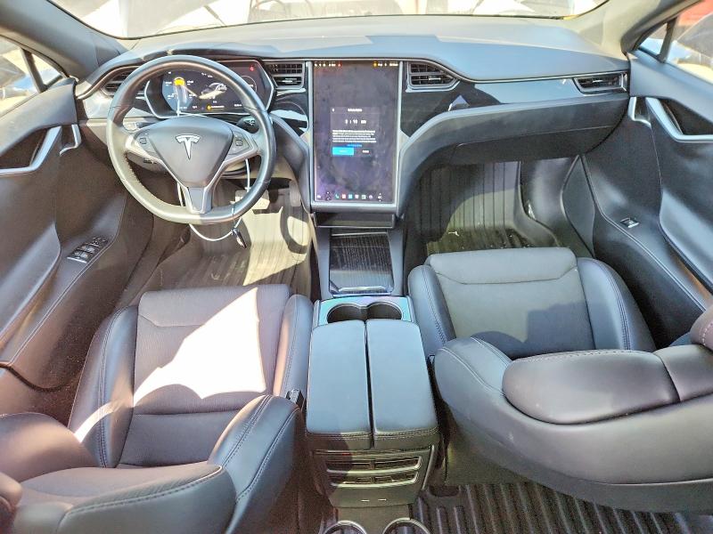 65442966 :رقم المزاد ، 5YJSA1E23JF281638 vin ، 2018 Tesla Model S مزاد بيع