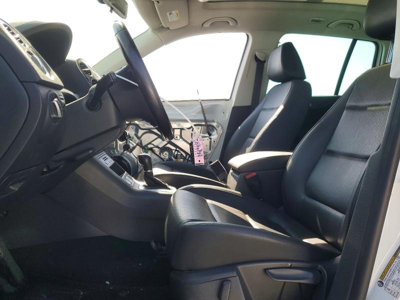 62707526 :رقم المزاد ، WVGAV7AX1FW596845 vin ، 2015 Volkswagen Tiguan مزاد بيع