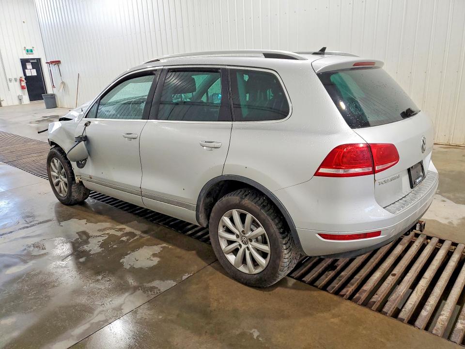 Продажа на аукционе авто 2011 Volkswagen Touareg, vin: WVGFF9BP0BD005570, номер лота: 64233736