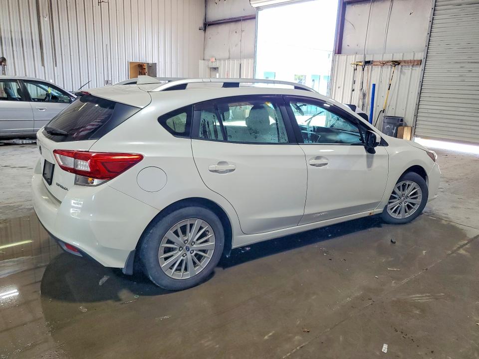 63749076 :رقم المزاد ، 4S3GTAB69J3735993 vin ، 2018 Subaru Impreza مزاد بيع