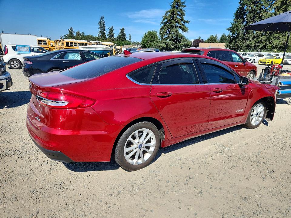 Продажа на аукционе авто 2019 Ford Fusion, vin: 3FA6P0LU0KR179718, номер лота: 65933916